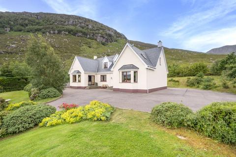 5 bed property, in Creag-Ard, £475,000