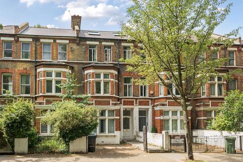 2 bed property, in Fentiman Road, £600,000
