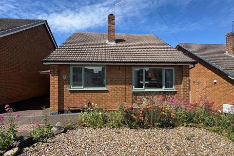 2 bed property, in Hillside, £250,000