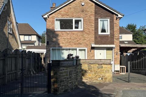 4 bed property, in Hadrians Close, £285,000