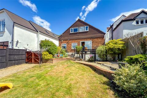 4 bed property, in Mount Drive, £750,000