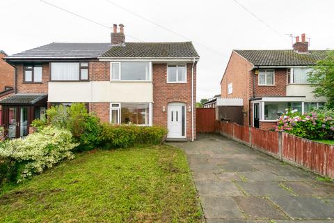 3 bed property, in Ormskirk L39, £235,000
