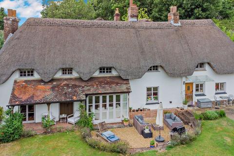 5 bed property, in Leckford, £1,295,000