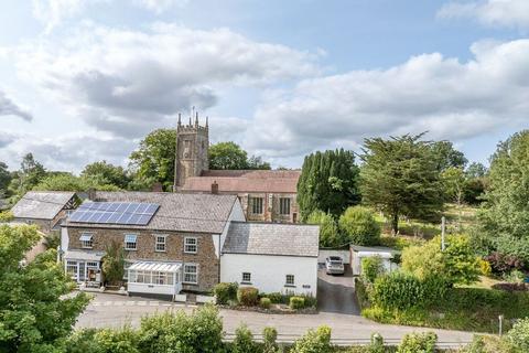 8 bed property, in Black Torrington, £460,000