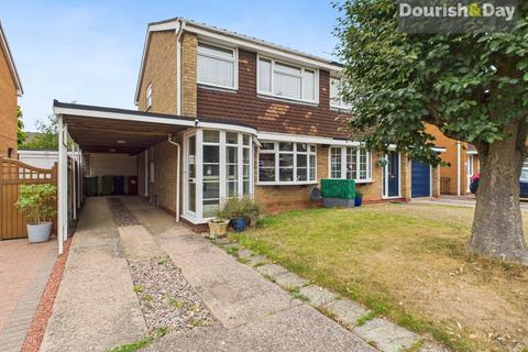 3 bed property, in Caldervale Drive, £250,000