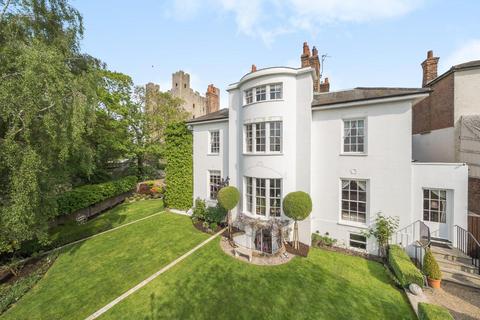 5 bed property, in Georgian Elegance, £2,000,000