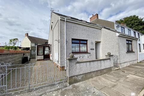 4 bed property, in Golden Hill Road, £215,000