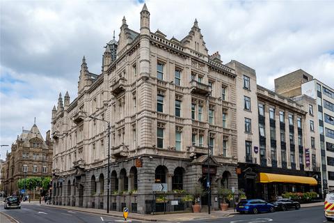 1 bed property, in East Parade, £140,000