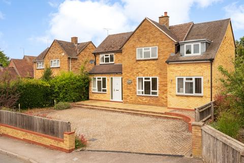 4 bed property, in Orchard Lane, £685,000