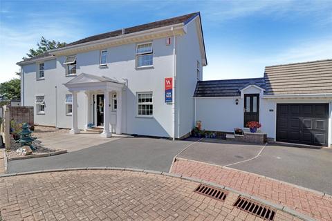 5 bed property, in Lower Cross Road, £625,000