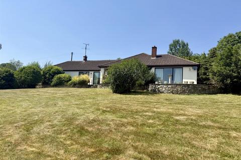 4 bed property, in Sterrys Lane, £750,000