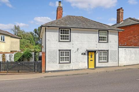 3 bed property, in The Green, £475,000