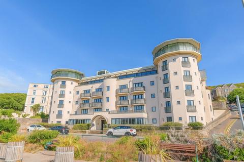 2 bed property, in Rozel House, £220,000