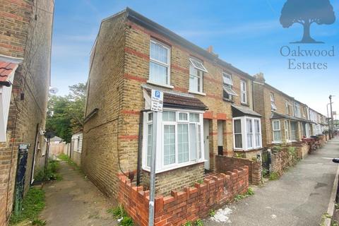 6 bed property, in Alexandra Road, £500,000