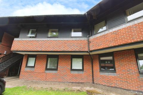 2 bed property, in Hamnett Court, £87,500