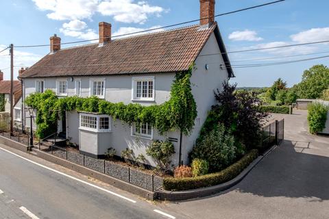 4 bed property, in East Lyng, £875,000