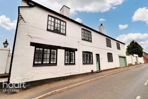 5 bed property, in Station Road, £575,000