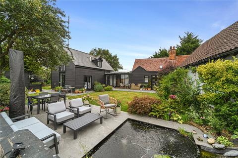 4 bed property, in Clacton Road, £650,000