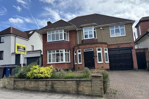 5 bed property, in Penshurst Gardens, £1,450,000