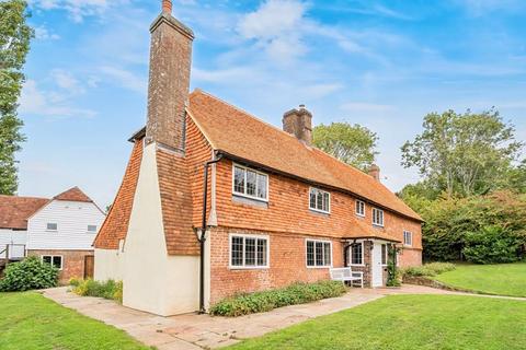 6 bed property, in Best Beech Hill, £950,000
