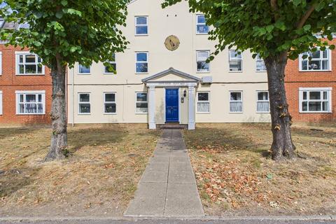 2 bed property, in Dove Place, £205,000