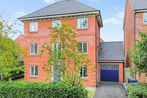 5 bed property, in Monks Place, £276,000
