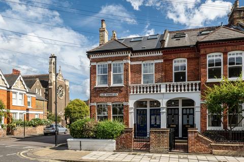 2 bed property, in Klea Avenue, £600,000