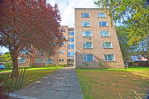 2 bed property, in Edinburgh House, £425,000