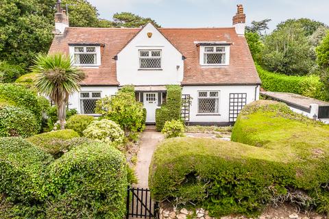 3 bed property, in Northview Road, £885,000