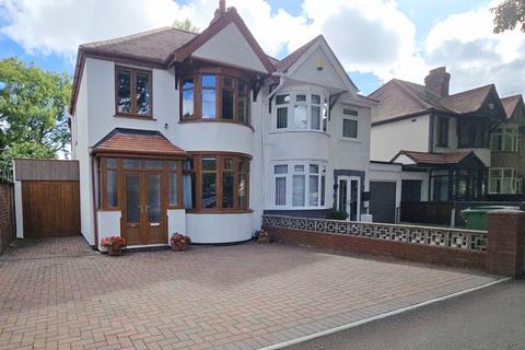 3 bed property, in Priory Road, £280,000