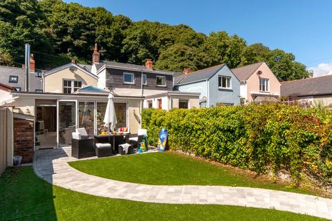 2 bed property, in St Brides Road, £350,000
