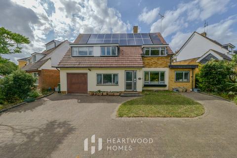 5 bed property, in Sandpit Lane, £850,000