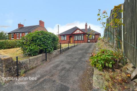 3 bed property, in Boon Hill Road, £250,000