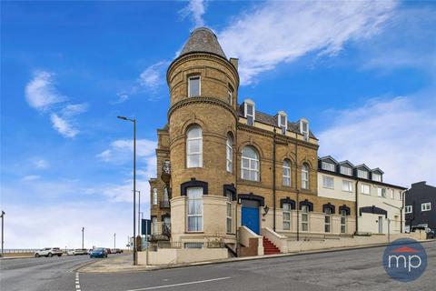 3 bed property, in Regency Mansions, £230,000