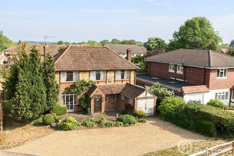 3 bed property, in Lower Road, £555,000