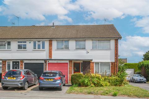 4 bed property, in Paglesfield, £525,000