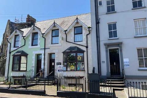 5 bed property, in 2 Deer Park Villas, £449,950