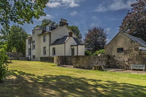 6 bed property, in Ardlogie House, £550,000