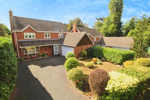 4 bed property, in Honeybrook Lane, £510,000