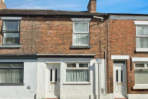 2 bed property, in Kinsey Street, £145,000