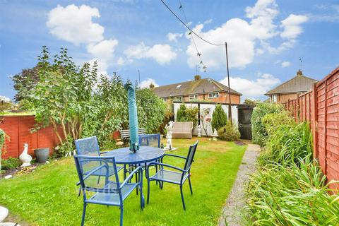 3 bed property, in Northumberland Avenue, £335,000