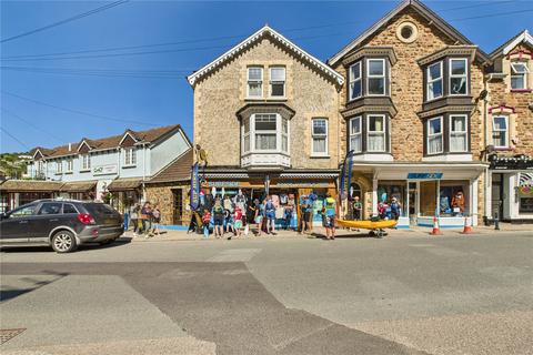 5 bed property, in Borough Road, £445,000