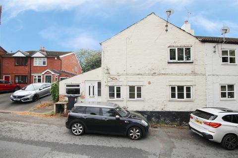 1 bed property, in Church Road, £110,000