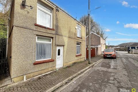 3 bed property, in Jenkins Street, £175,000