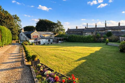 5 bed property, in New Houses, £625,000