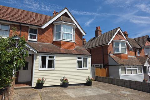 4 bed property, in The Avenue, £369,999