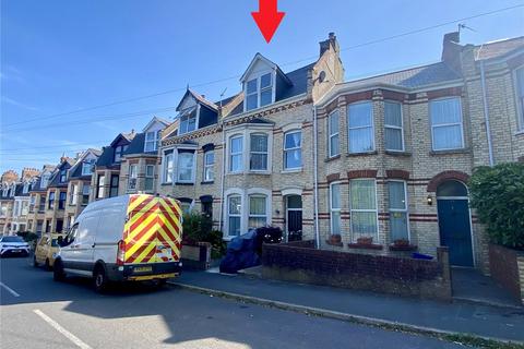 4 bed property, in Belmont Road, £265,000