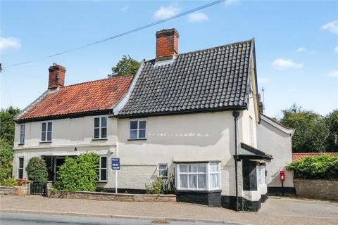 3 bed property, in Norwich Road, £400,000