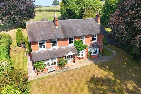 5 bed property, in Willoughbridge, £950,000