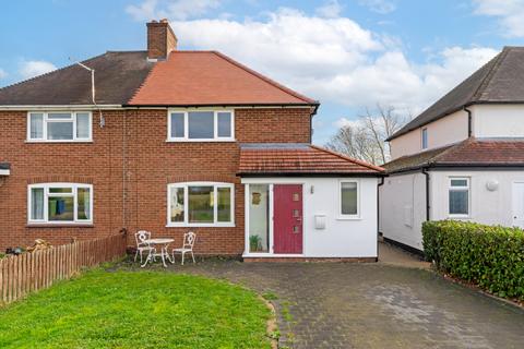 3 bed property, in Alington Terrace, £400,000